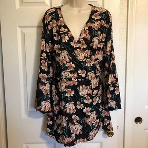Suzanne Betro Floral Tunic Wrap Blouse Size 3X